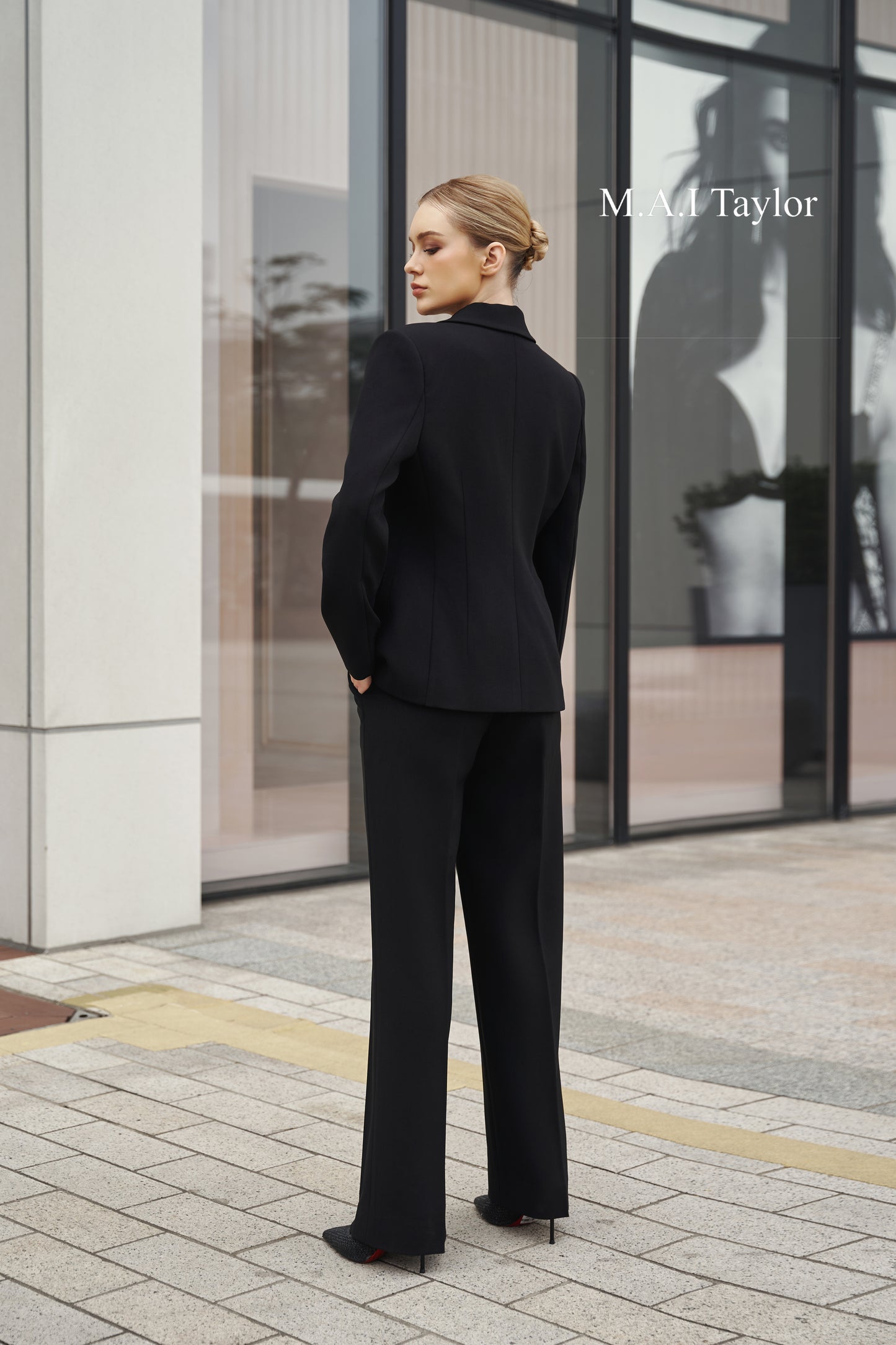 Mai Taylor Black Double-Breasted Suit – Bold & Sleek