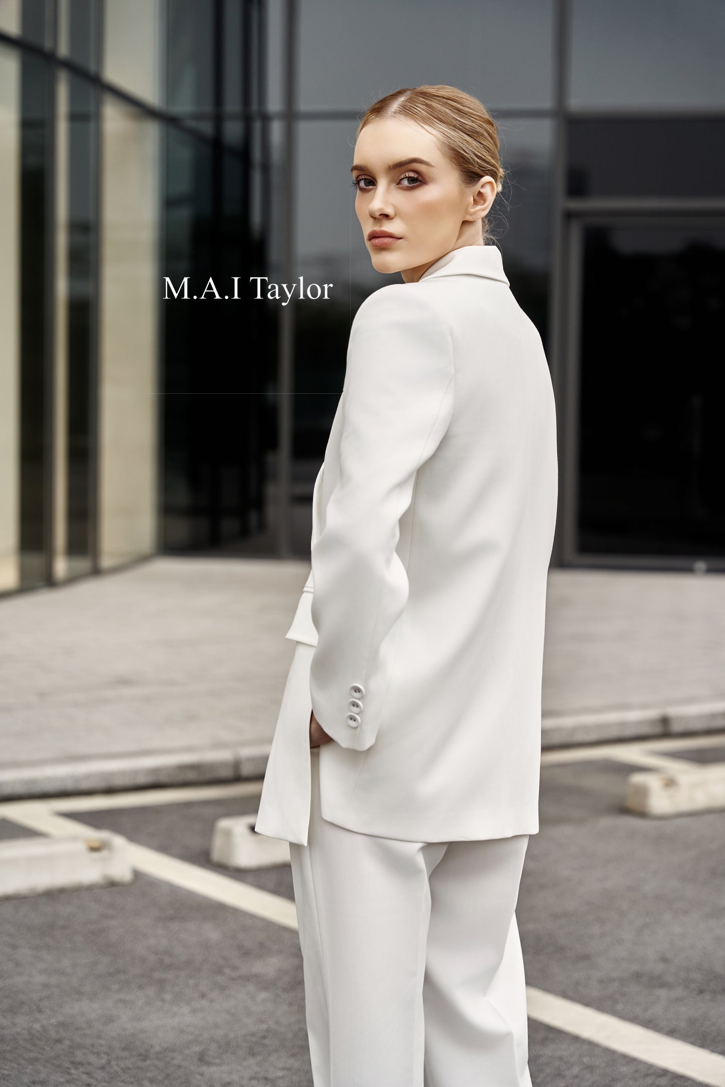 Mai Taylor White Summer Suit – Bold & Sleek
