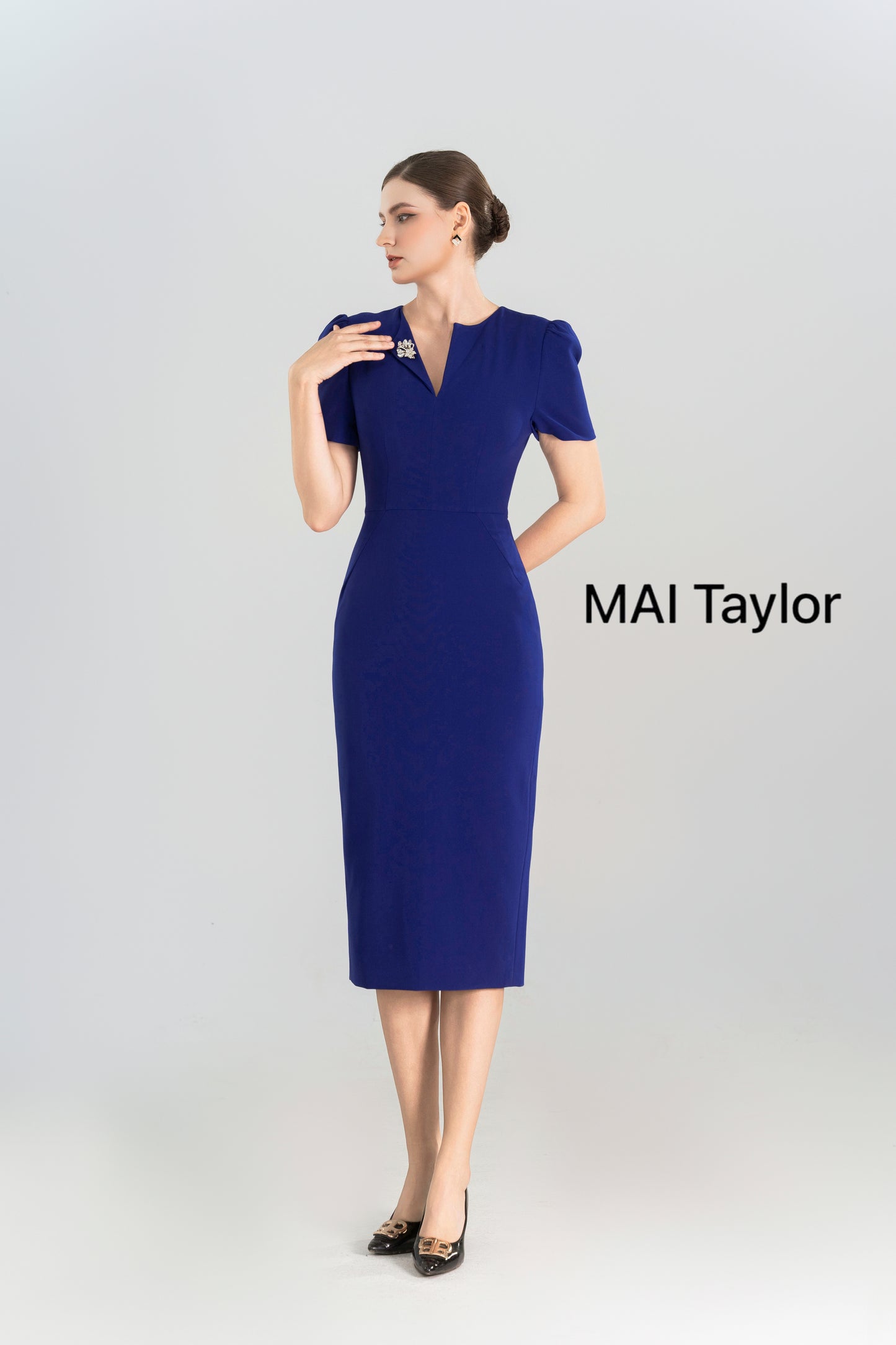 Mai Taylor Midnight Blue Midi Dress – Graceful & Defined