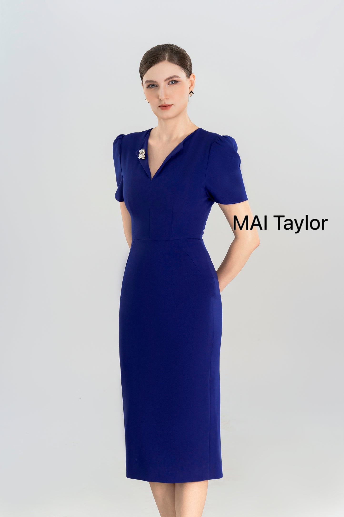 Mai Taylor Midnight Blue Midi Dress – Graceful & Defined