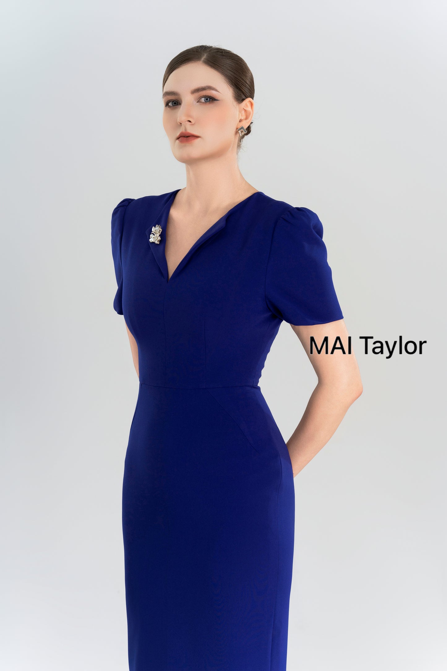 Mai Taylor Midnight Blue Midi Dress – Graceful & Defined