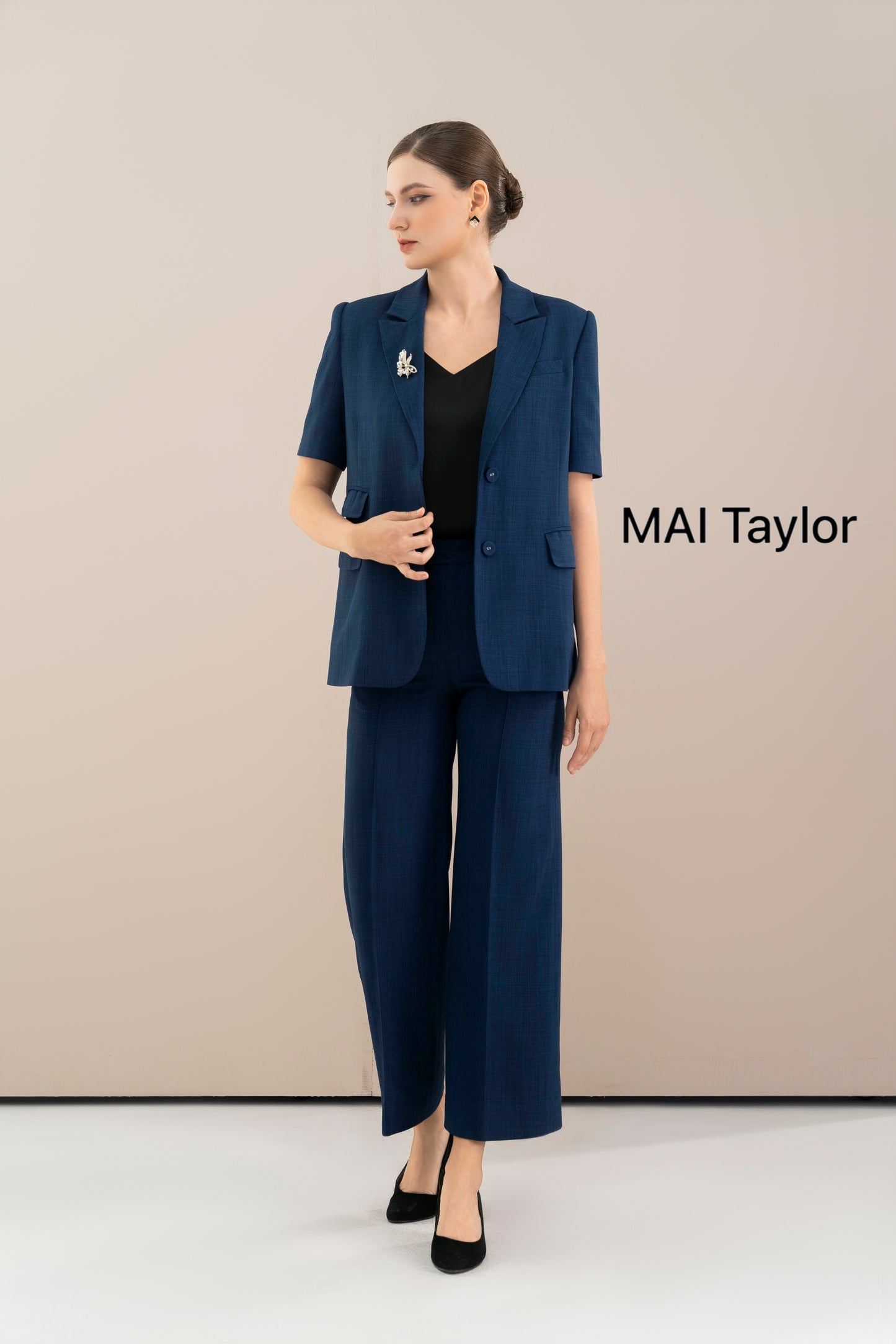 Mai Taylor Navy Summer Suit – Light & Empowered