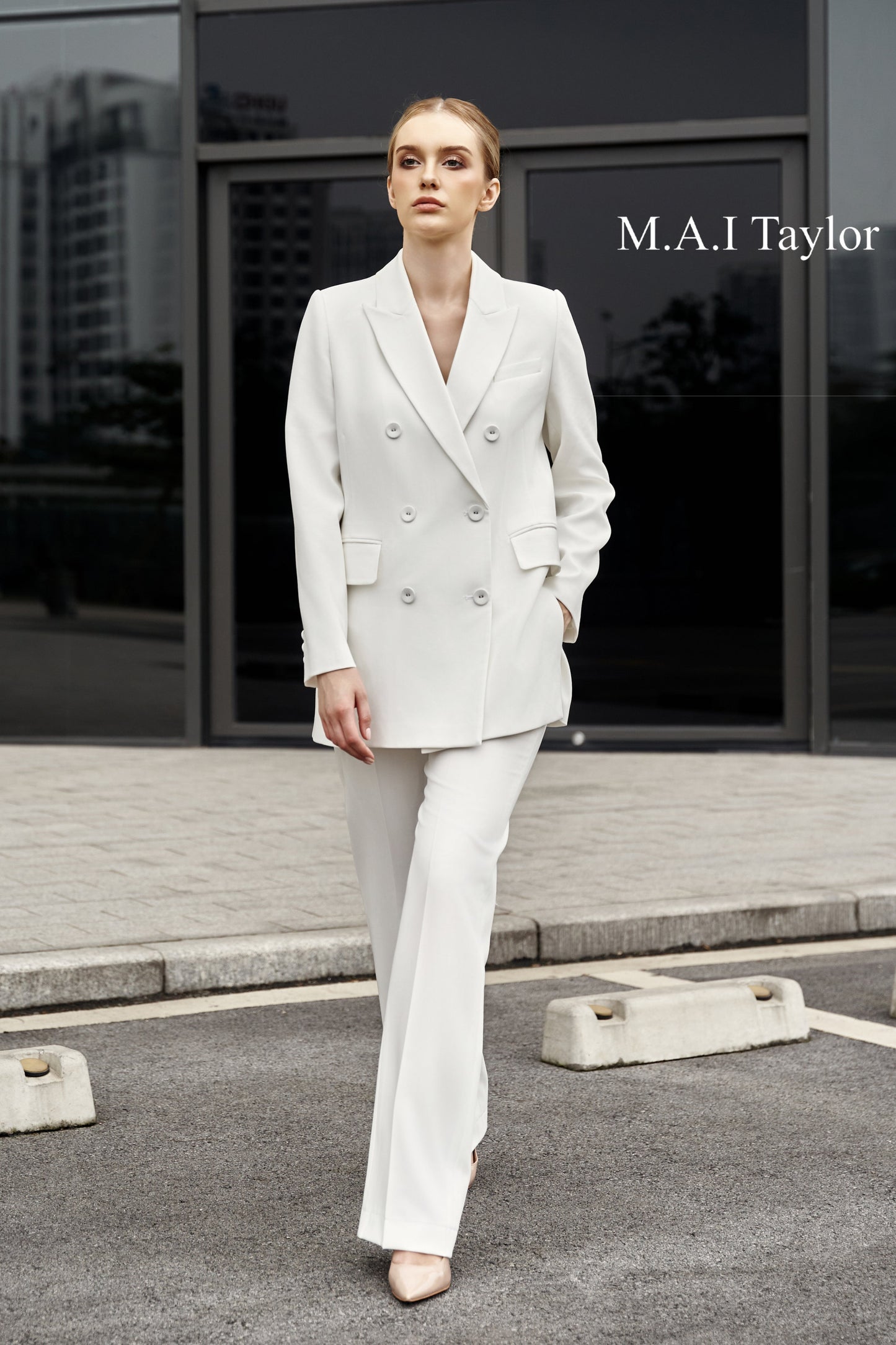 Mai Taylor White Summer Suit – Bold & Sleek